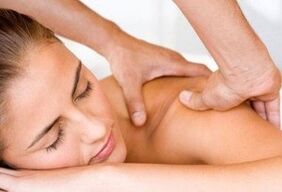 Massage avec ostéochondose cervicale